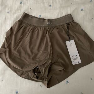 Alo Yoga Match Point Short